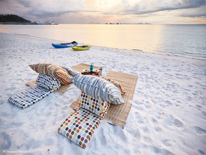 Lipa Noi beach is home to our finest Koh Samui villas ideal for families seeking a relaxing holiday in a fully staffed luxury villa . Here is our choice of 5 of the best villas on Lipa Noi beach Koh Samui, Thailand